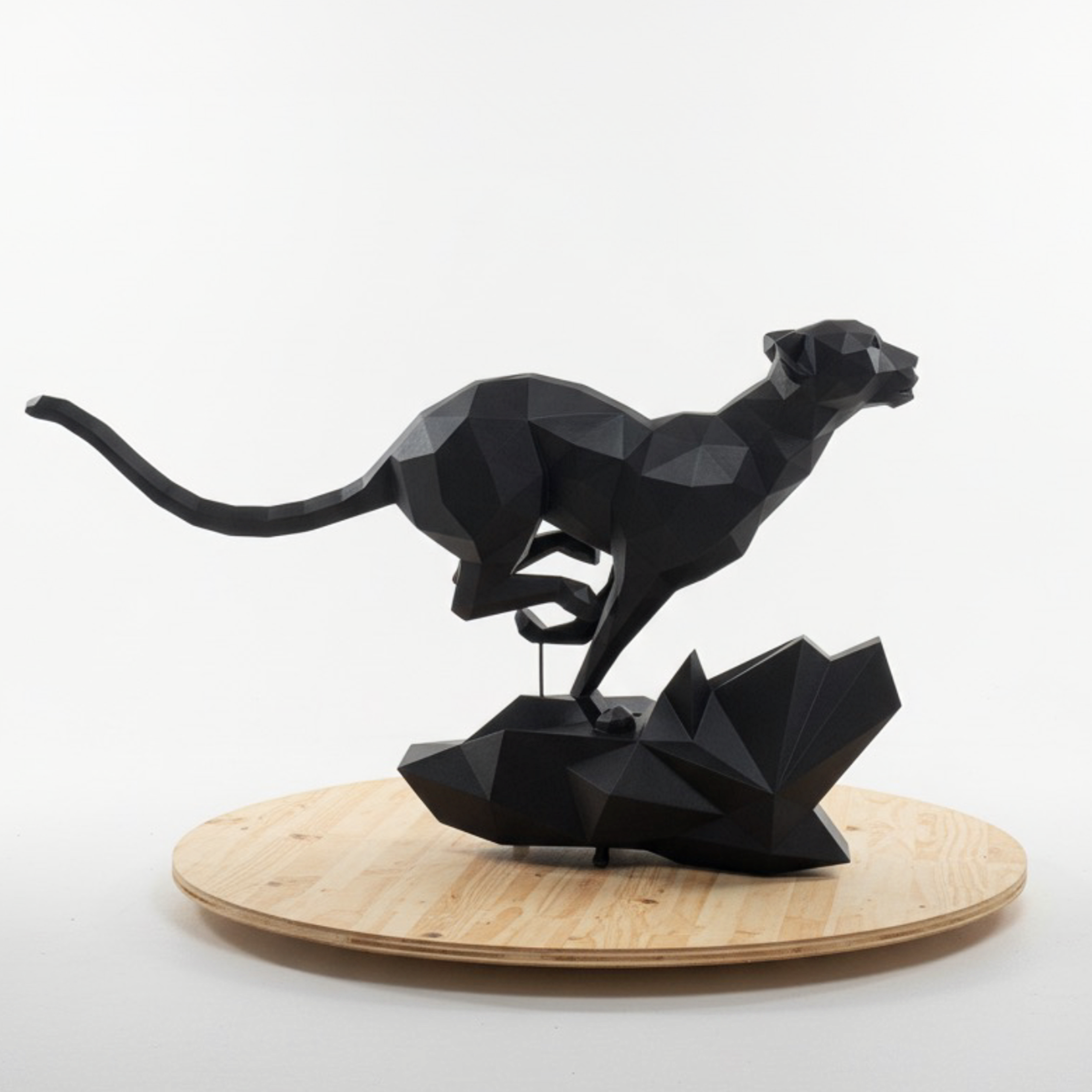 مجسمه یوزپلنگ هندسی | اثر مفهومی متال ساین